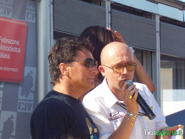 Fausto Gresini sul palco dell'area fun